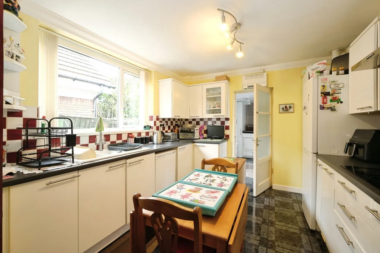 Cefn Court, Rogerstone, Newport, NP10, photo 8