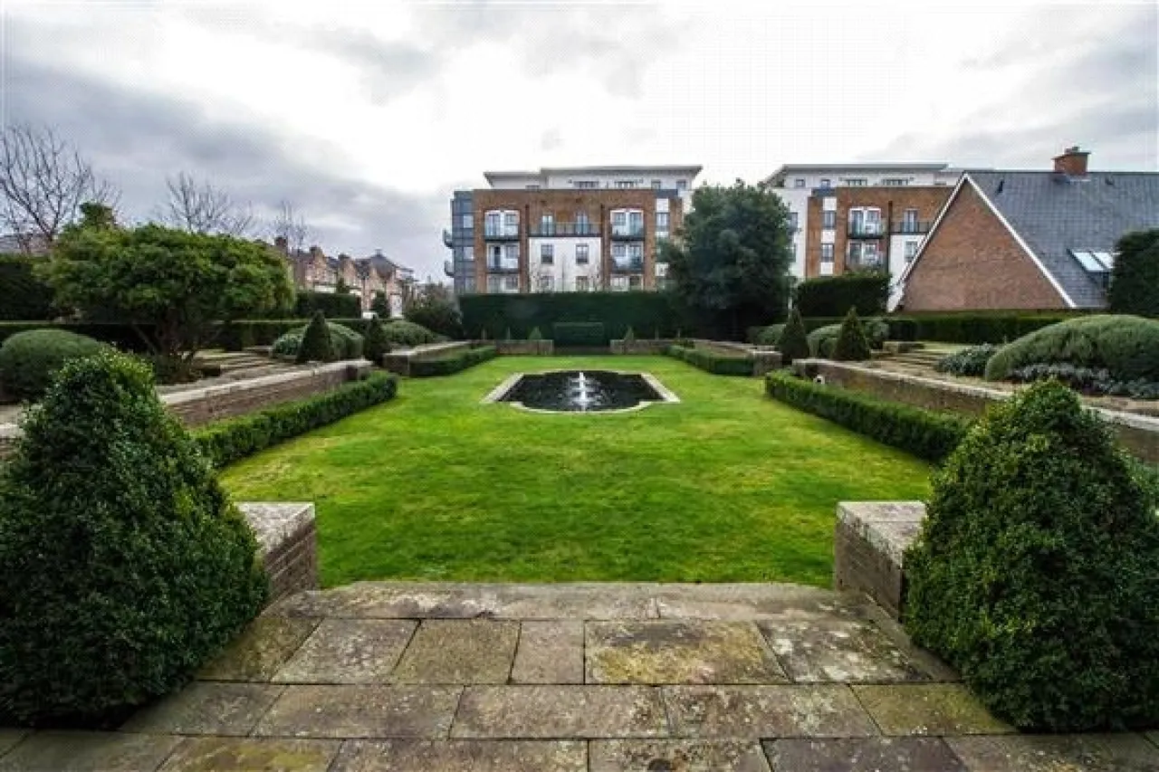 Apsley House, Roehampton, photo 14