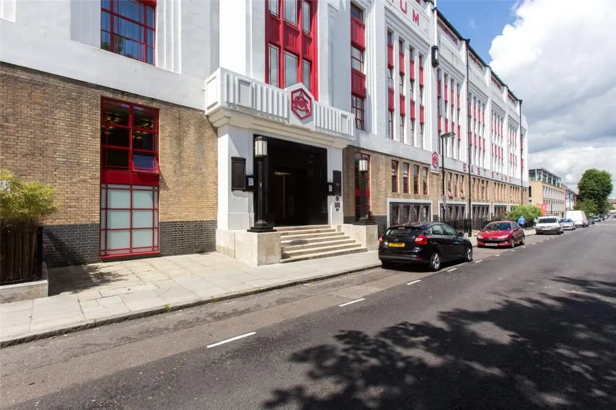 Highbury Stadium Square, London, N5, photo 6