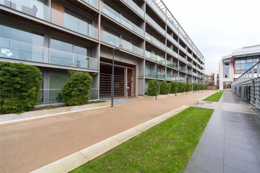 Highbury Stadium Square, London, N5, photo 9