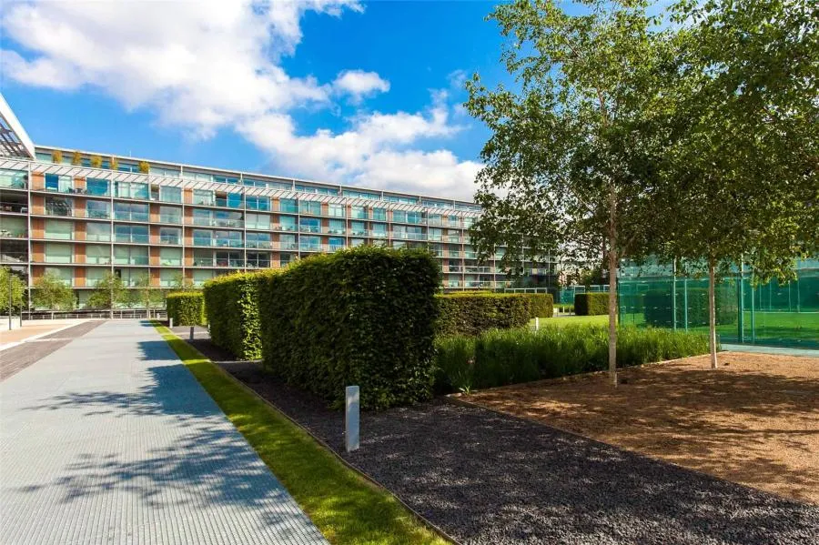 Highbury Stadium Square, London, N5, photo 8