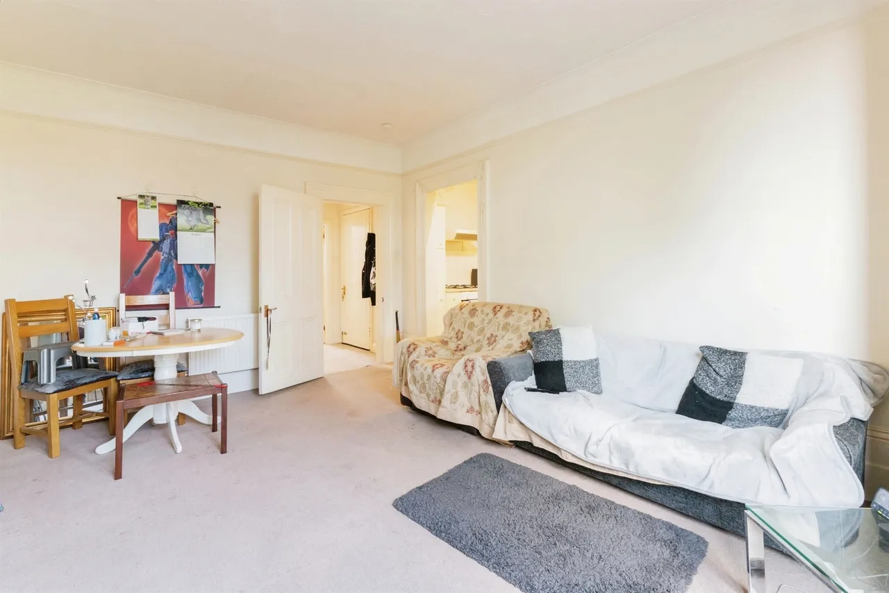 London Road, Attleborough, photo 10