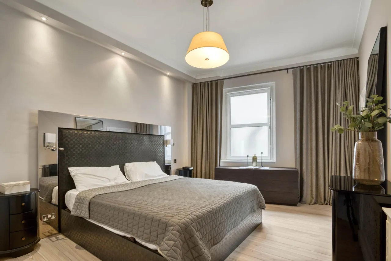 London, SW1X, photo 9