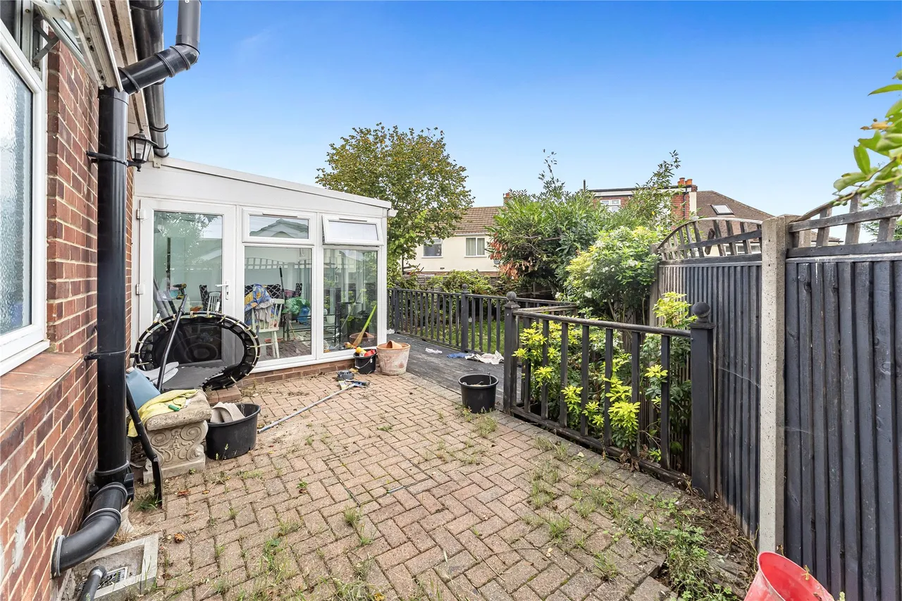 Lower Guildford Road, Knaphill, GU21, photo 14