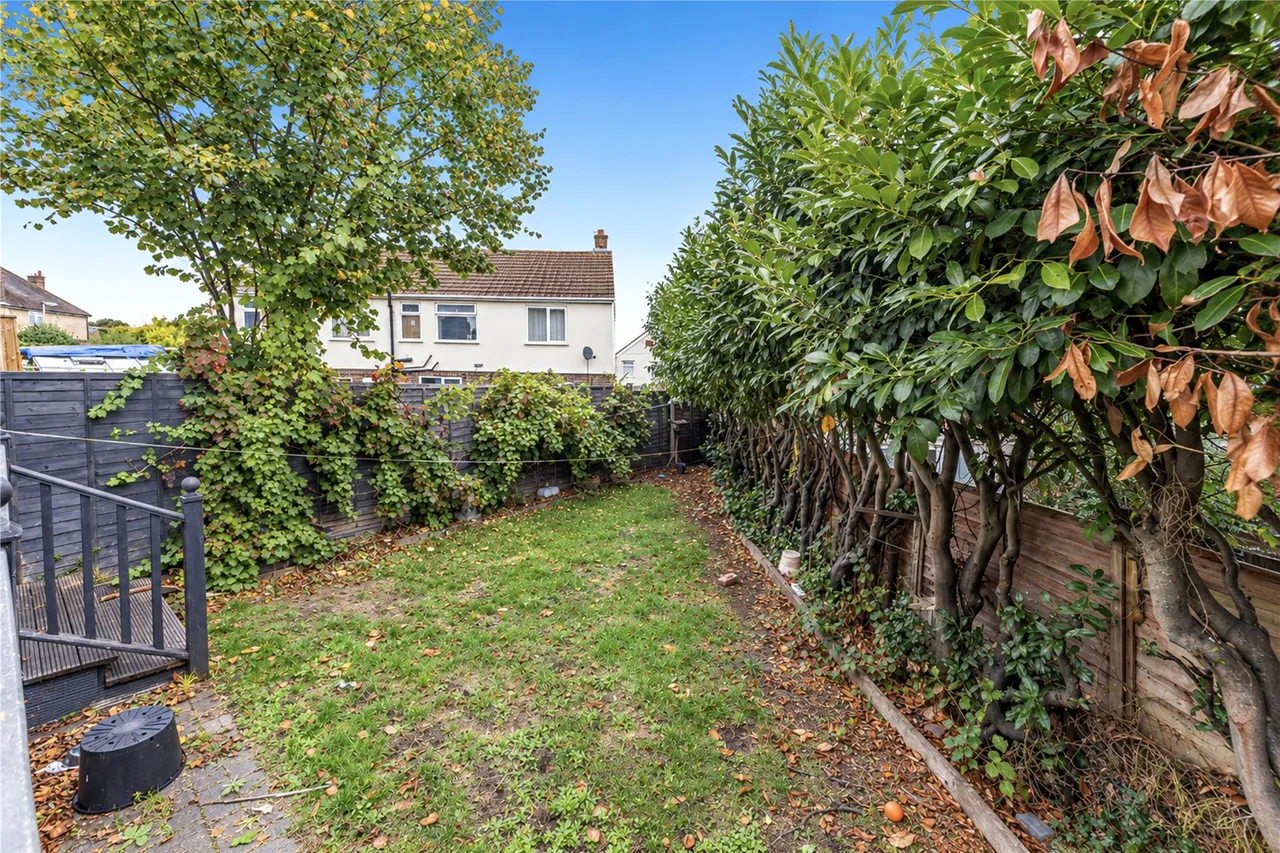 Lower Guildford Road, Knaphill, GU21, photo 15