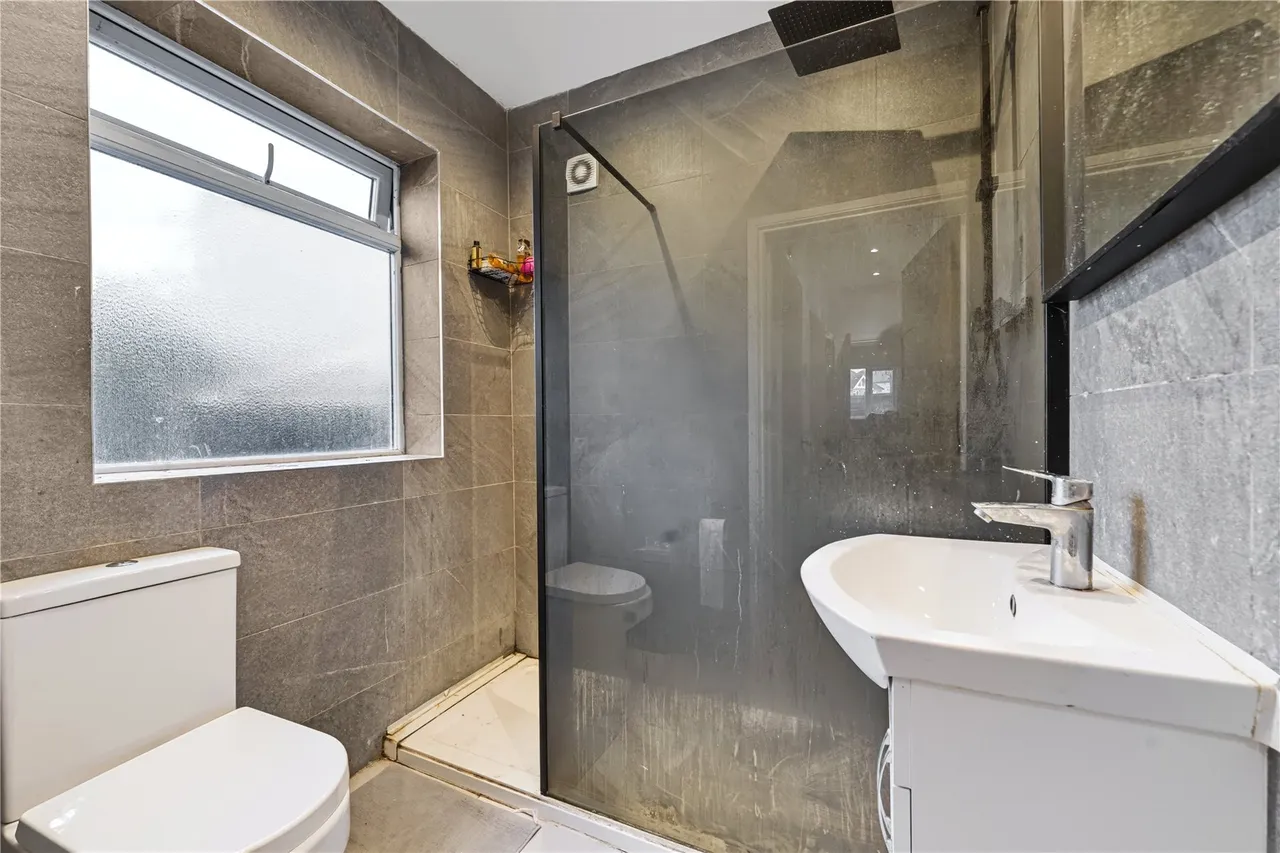 Lower Guildford Road, Knaphill, GU21, photo 13