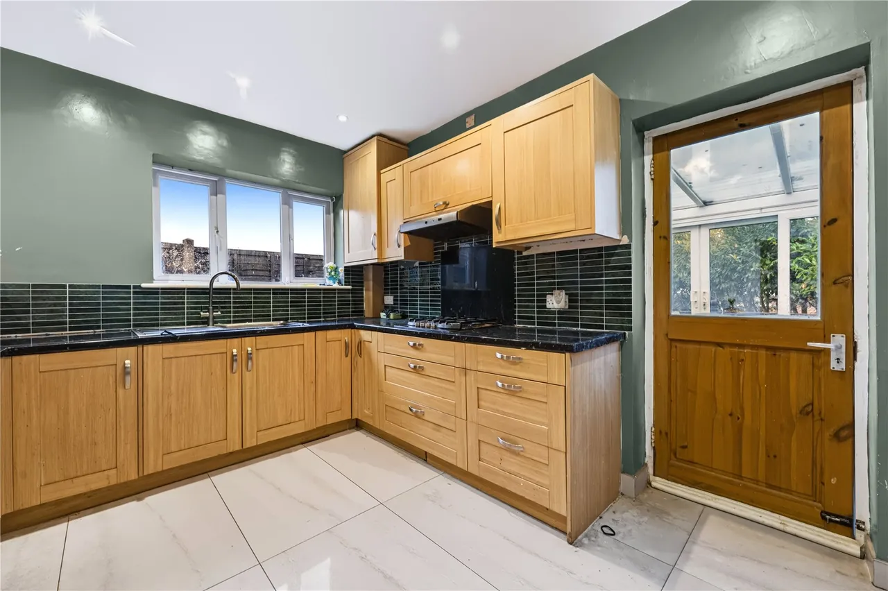 Lower Guildford Road, Knaphill, GU21, photo 5