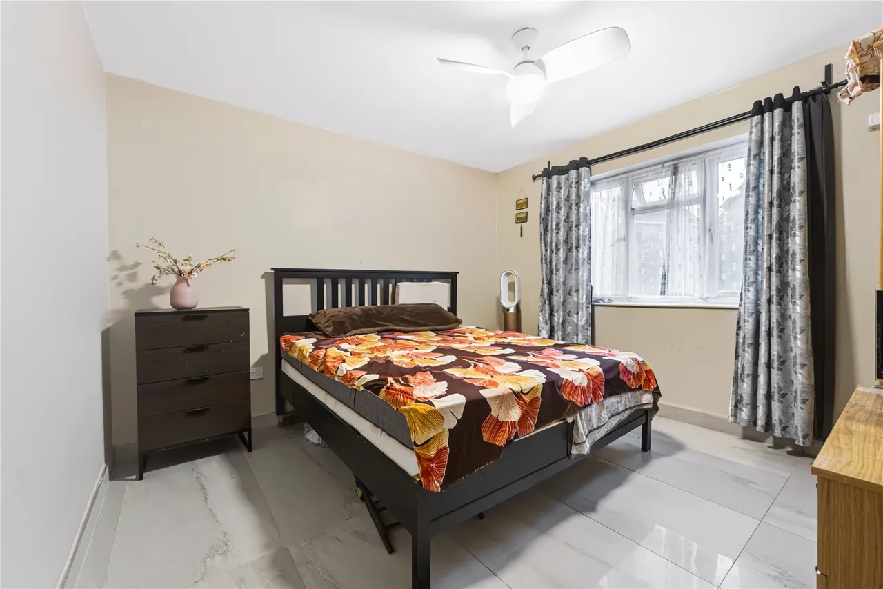 Lower Guildford Road, Knaphill, GU21, photo 7