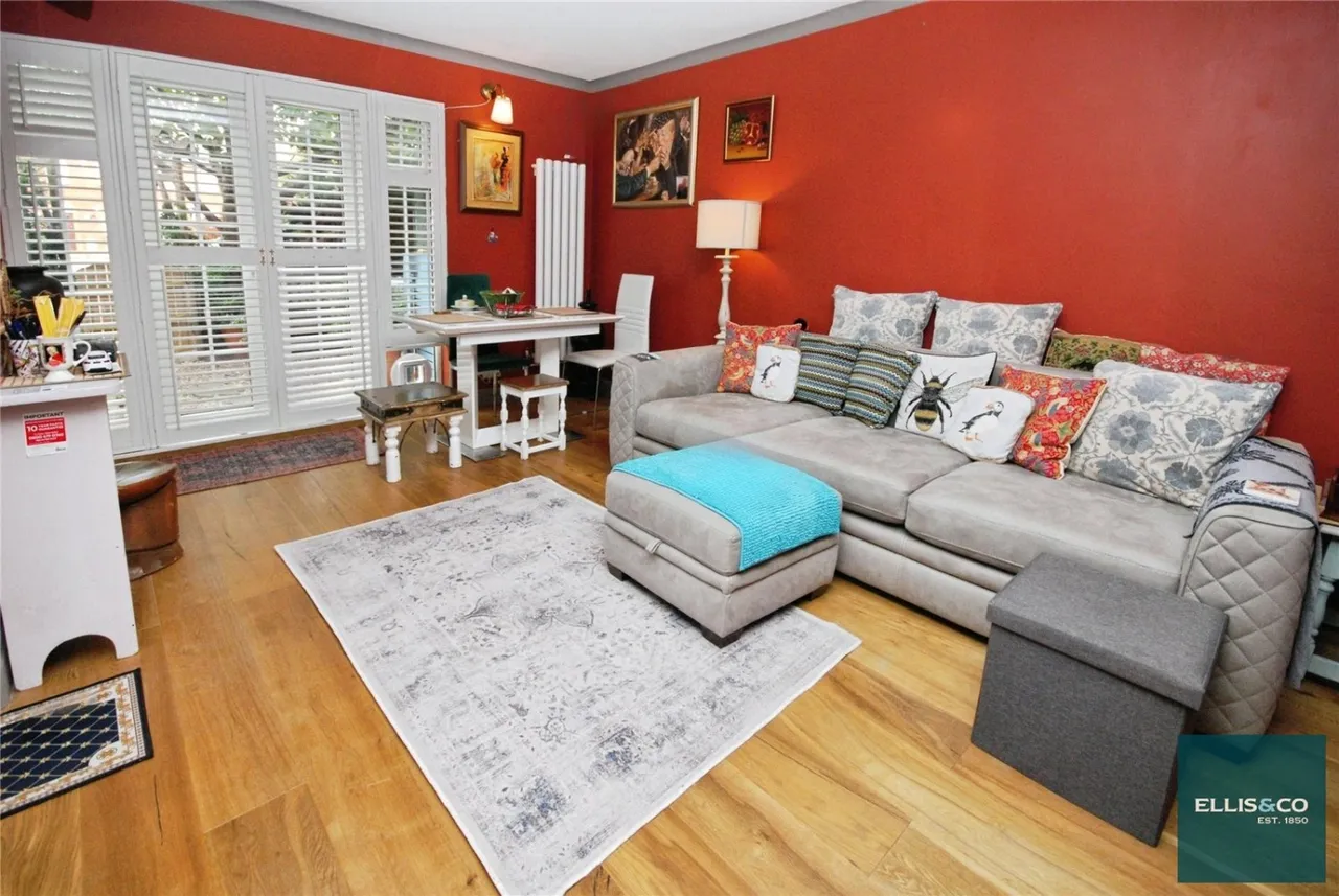 Elsinore Gardens, Childs Hill, NW2, photo 2