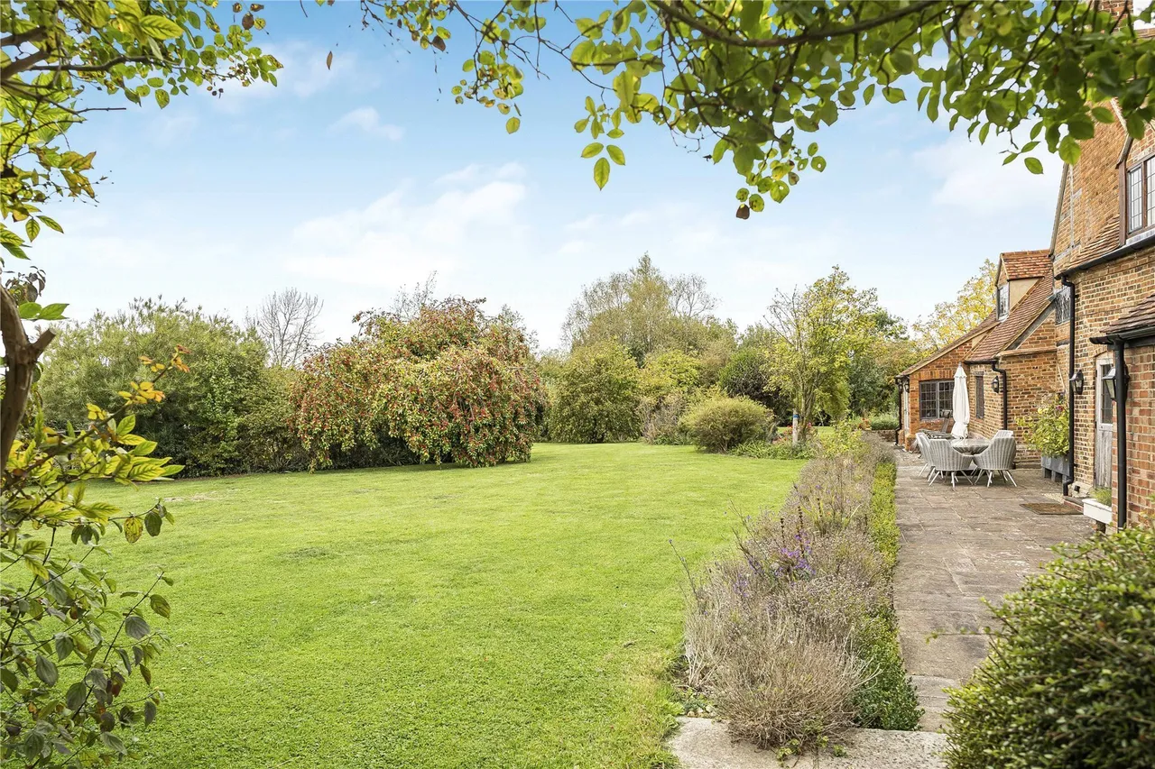 Salters Lane, Ludgershall, Aylesbury, Buckinghamshire, HP18, photo 9