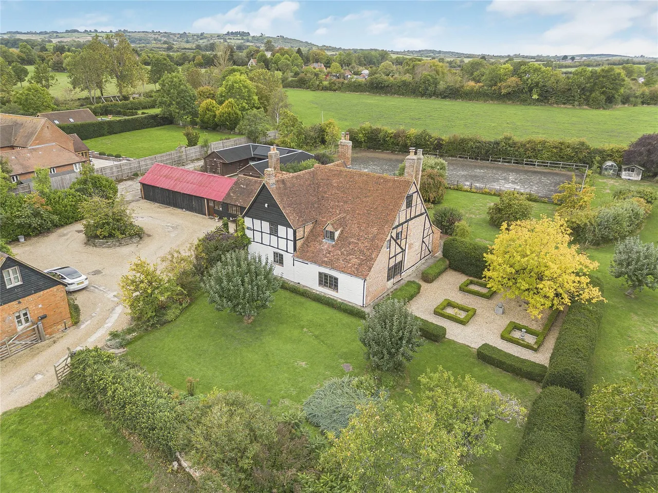 Salters Lane, Ludgershall, Aylesbury, Buckinghamshire, HP18, photo 8