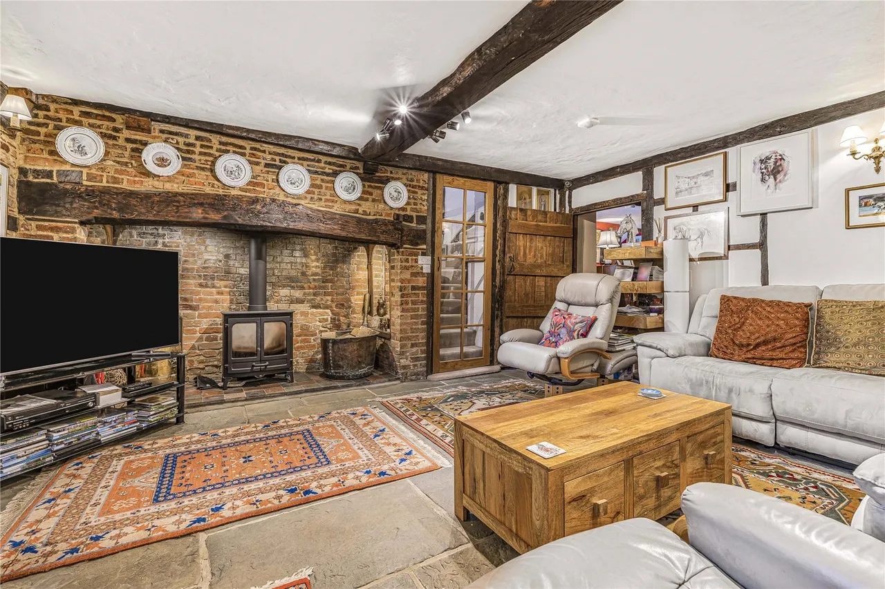 Salters Lane, Ludgershall, Aylesbury, Buckinghamshire, HP18, photo 3
