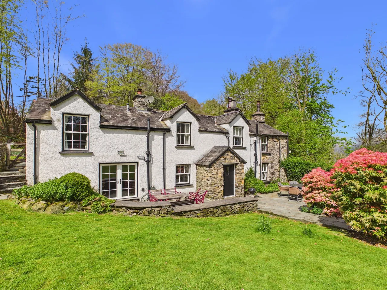 3 bed house for sale, The Lodge, High Wray, LA22
