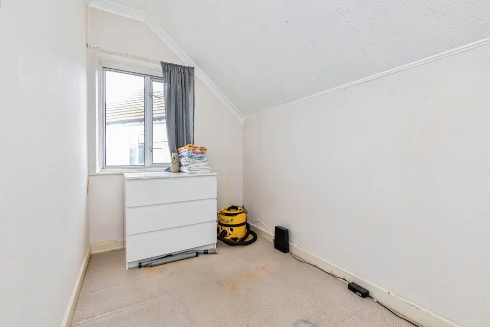 Hawthorn Road, Rochester, Kent, ME2, photo 10