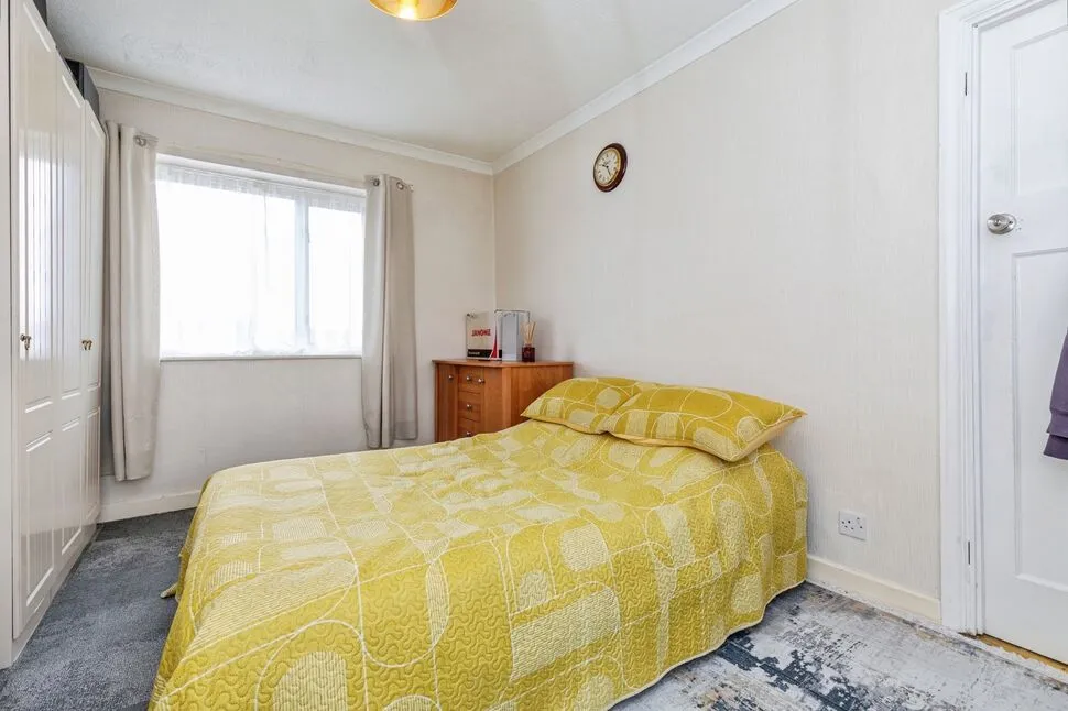 Hawthorn Road, Rochester, Kent, ME2, photo 9