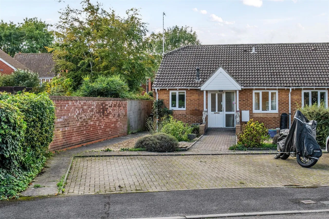 Waterside Park, Devizes, SN10, photo 10