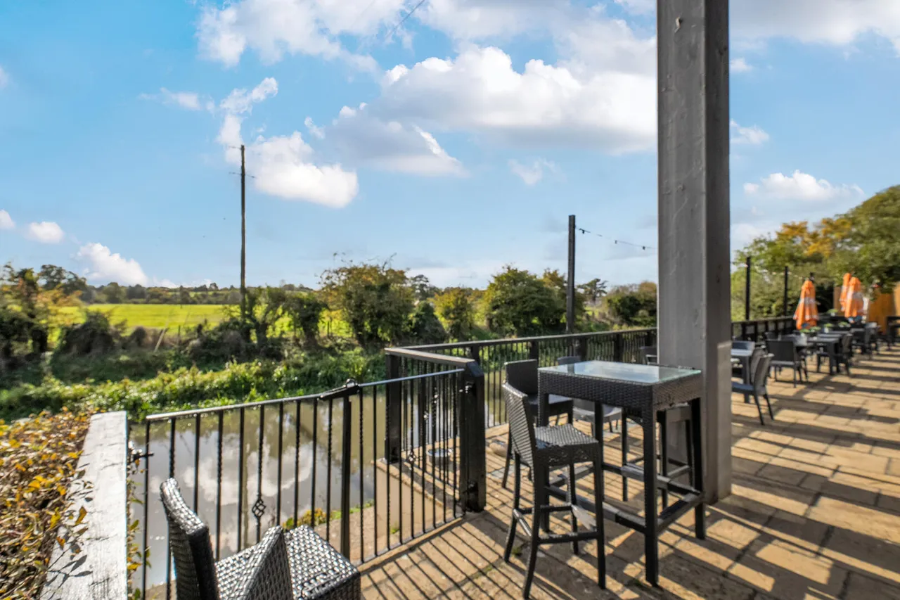 Waterside Park, Devizes, SN10, photo 19