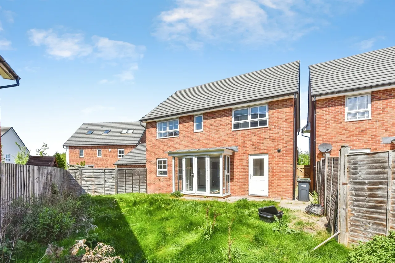 Wedmore Drive, Westbury, photo 2