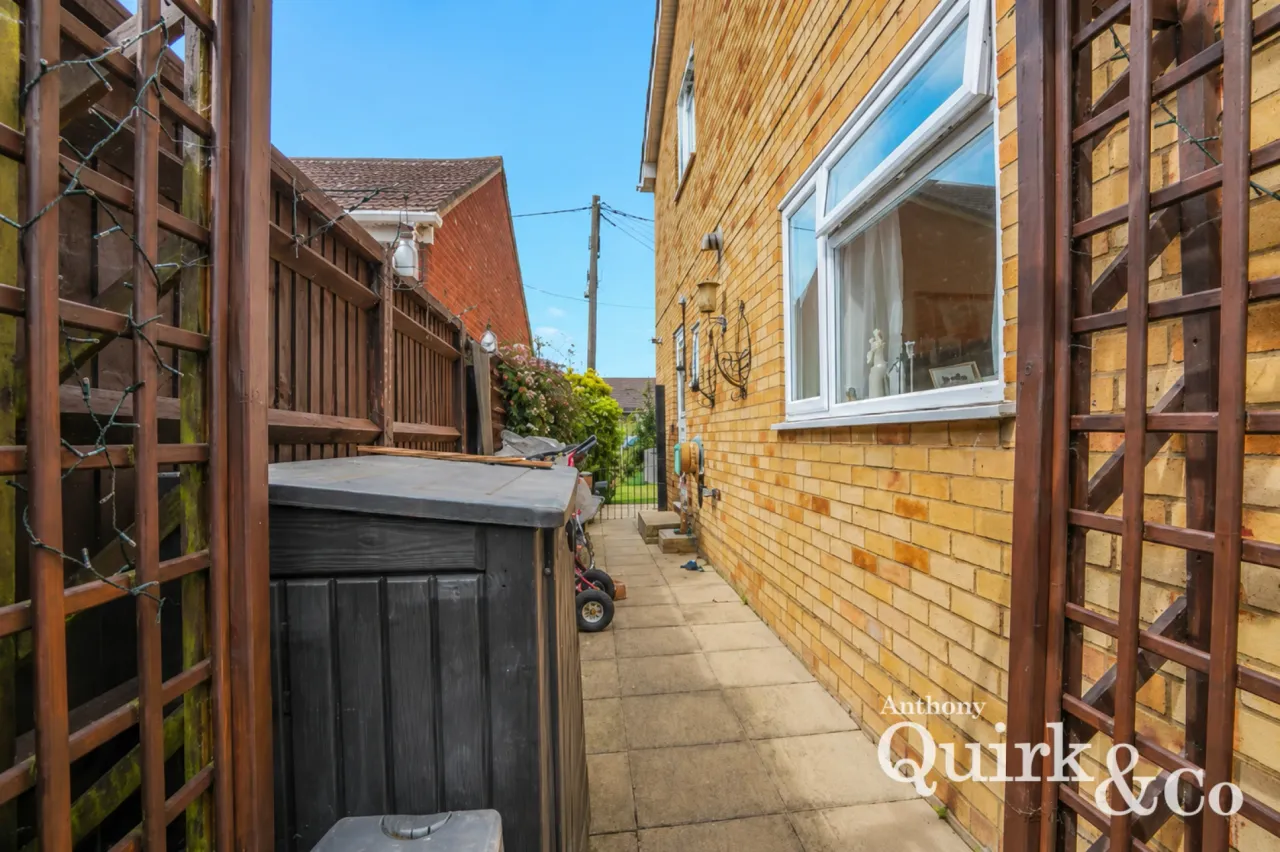 Cambridge Road, Canvey Island, SS8, photo 11