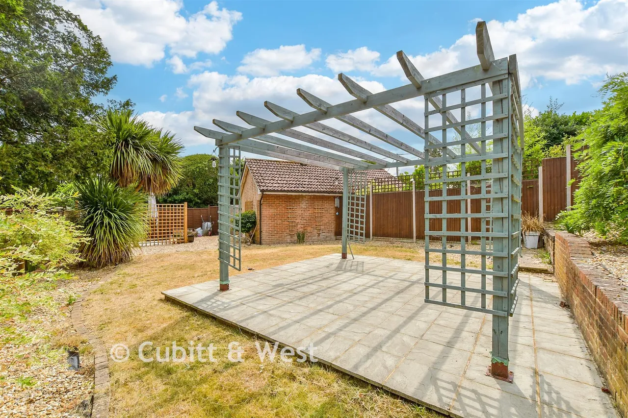 Guildford Road, Loxwood, RH14, photo 12