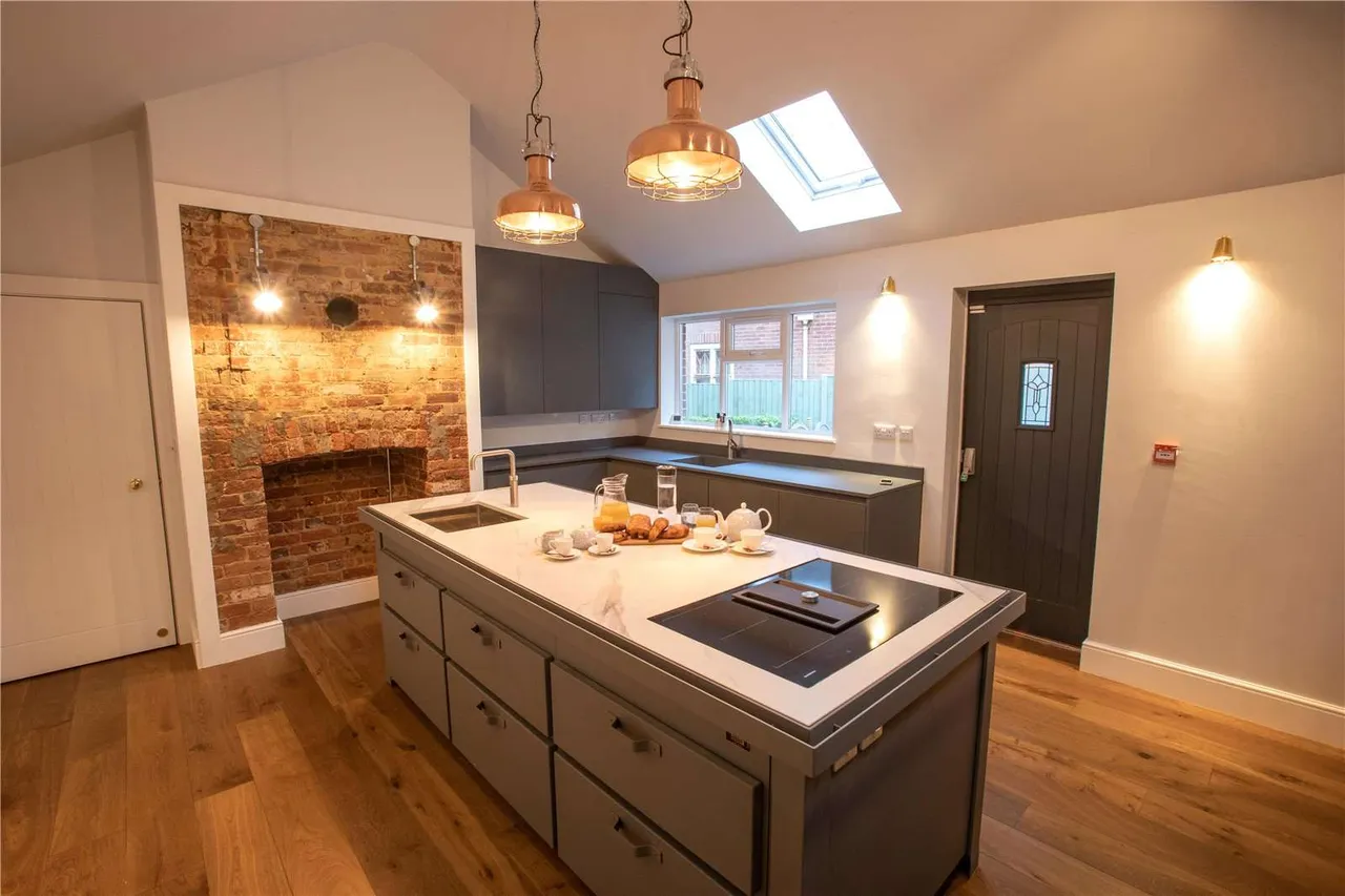 Freshwater House, 15 School Green Road, Isle Of Wight, PO40 9AJ, photo 5