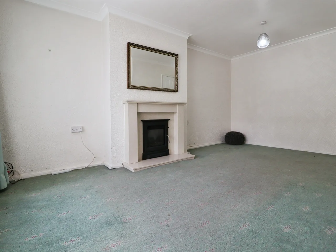 Queens Drive, Llantwit Fardre, Pontypridd, photo 3