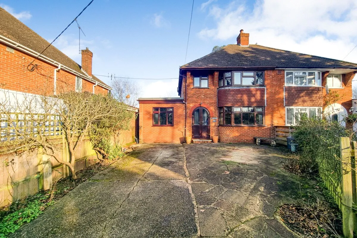 4 bed house for sale — Oxenden Road, Tongham, Farnham, Surrey, GU10 1AR