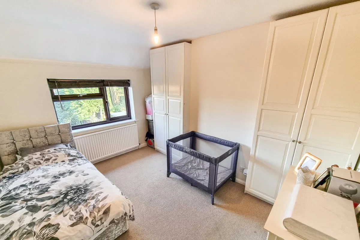 Oxenden Road, Tongham, Farnham, Surrey, GU10 1AR, photo 12
