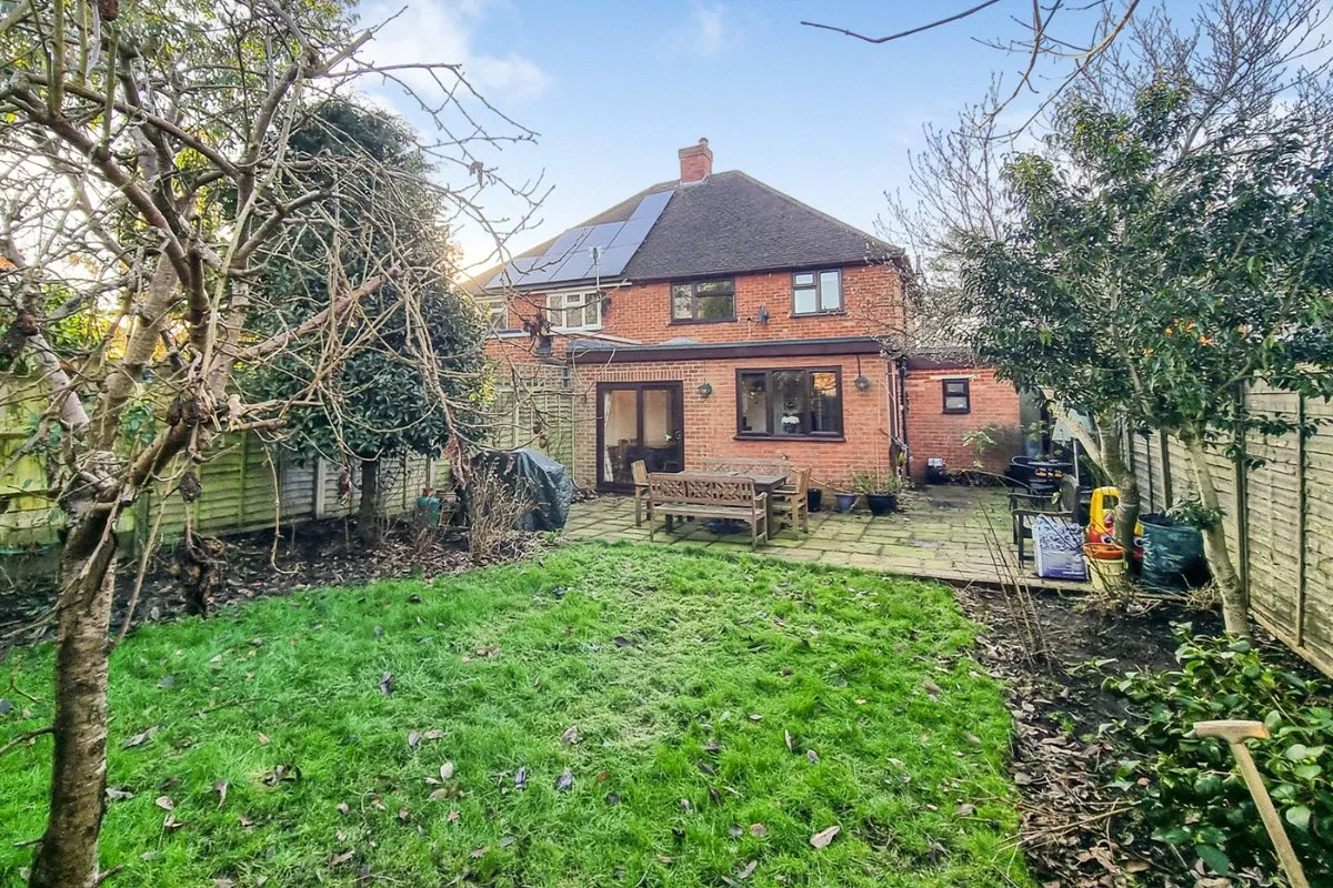 Oxenden Road, Tongham, Farnham, Surrey, GU10 1AR, photo 2