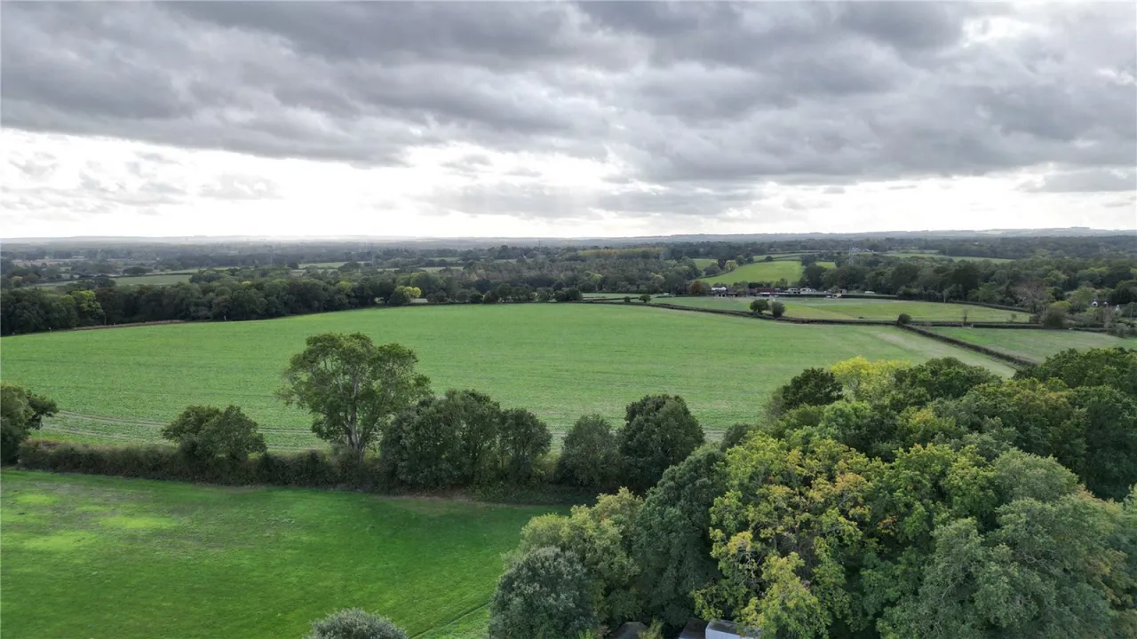 Summerlug, Mortimer Common, RG7, photo 17