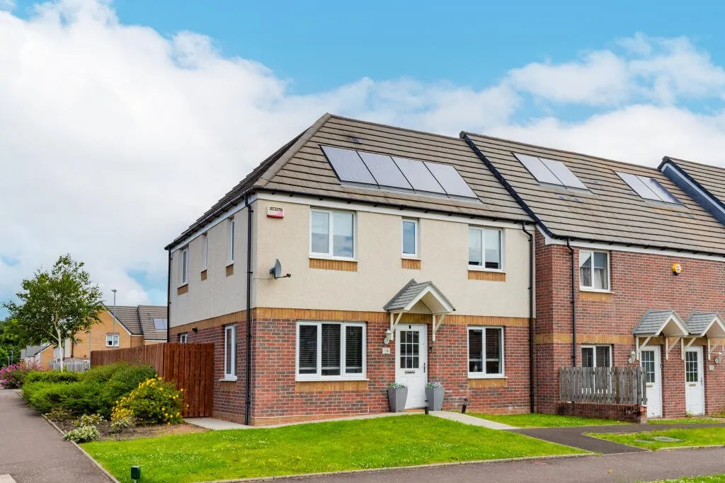 4 bed house to rent, National Drive, Glasgow, G43