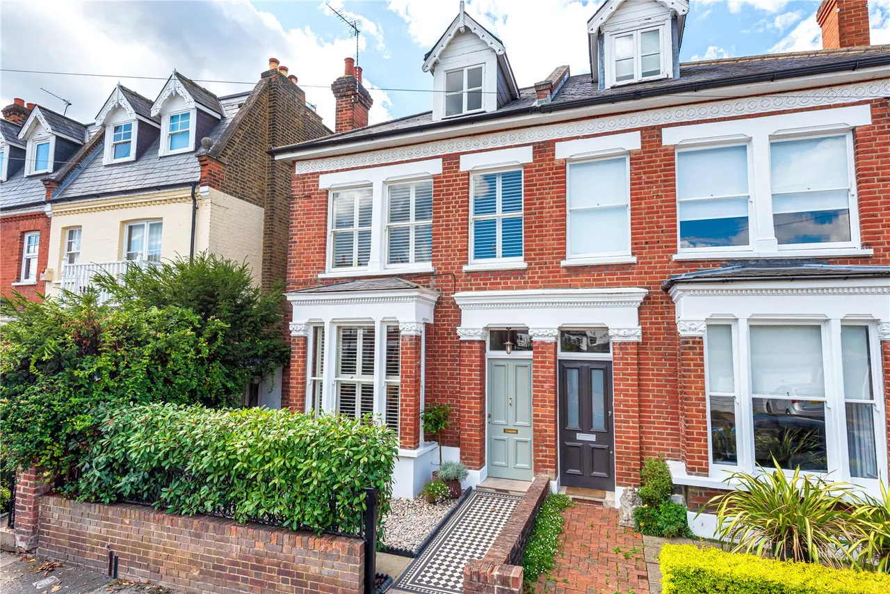 5 bed house for sale — Belgrade Road, Hampton, TW12 2AZ