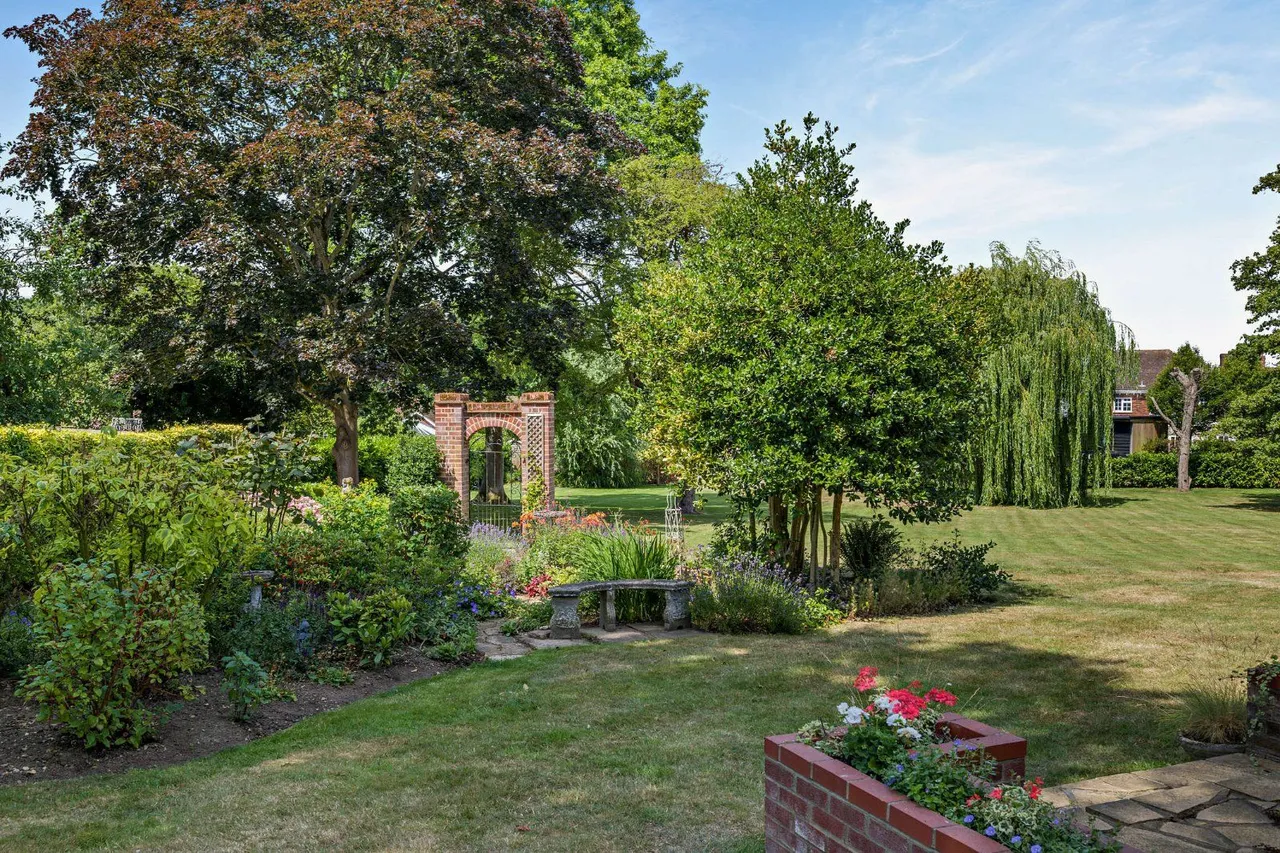 Kelvedon Road, Little Braxted, Essex, CM8 3LE, photo 5