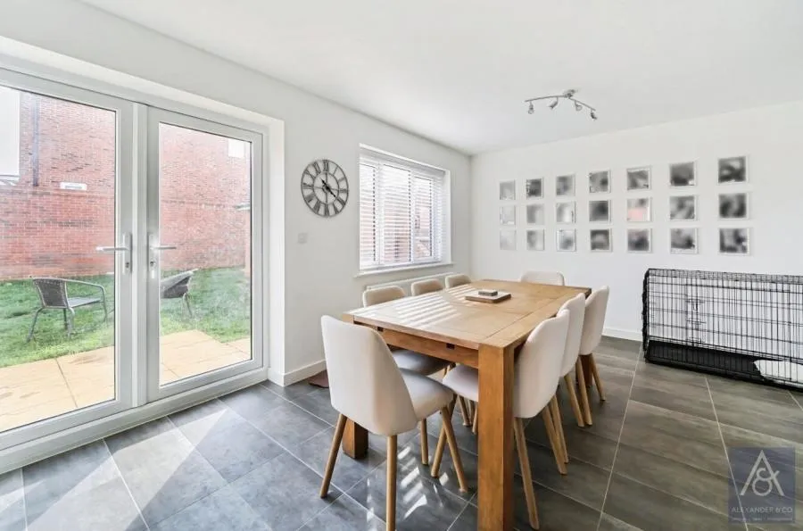 Mollys Mount, Steeple Claydon, MK18, photo 15