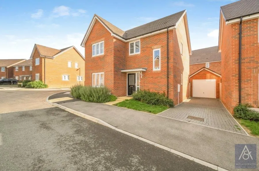 3 bed house for sale, Mollys Mount, Steeple Claydon, MK18