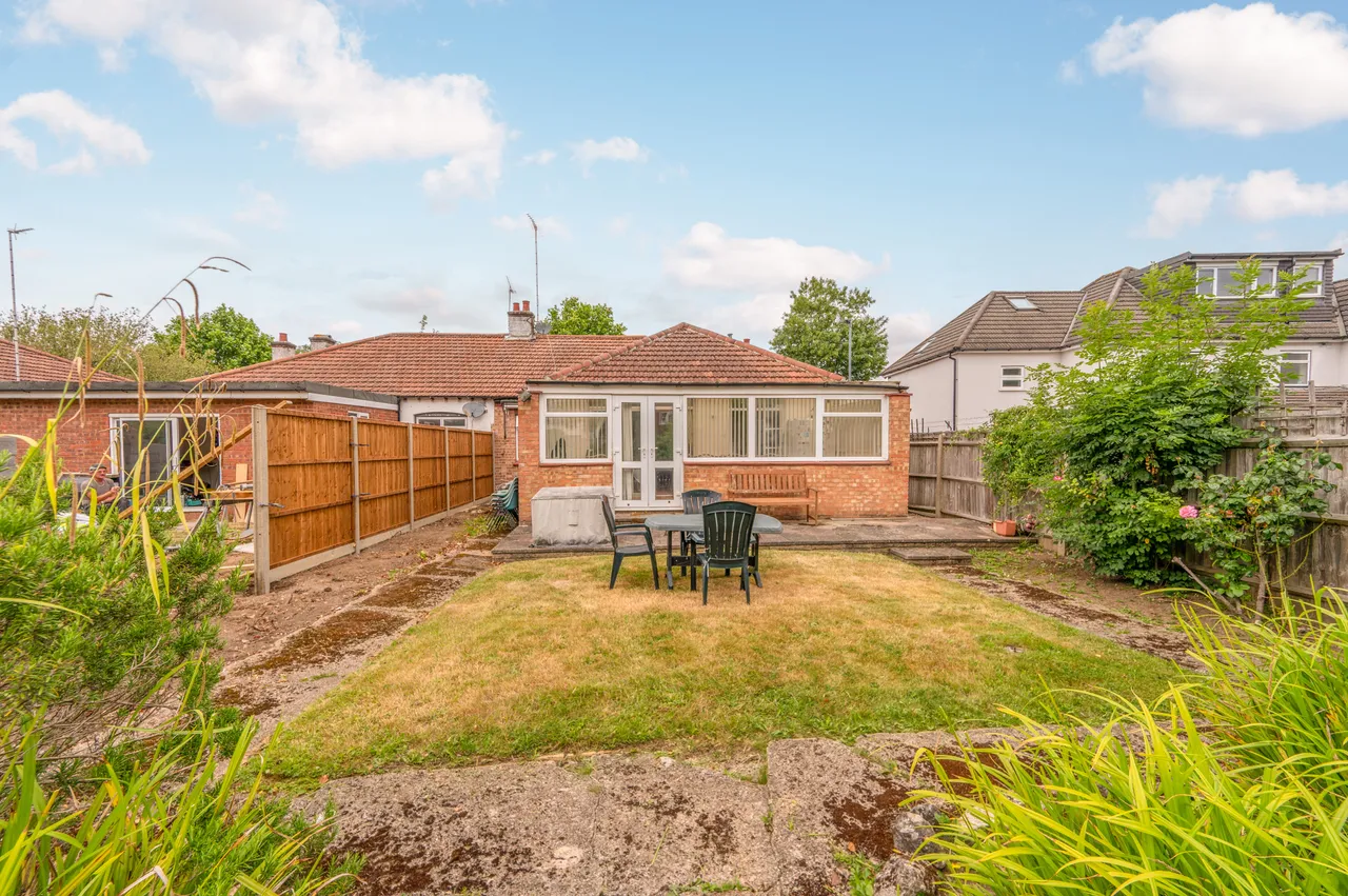 30 Beechcroft Gardens, Wembley, photo 11