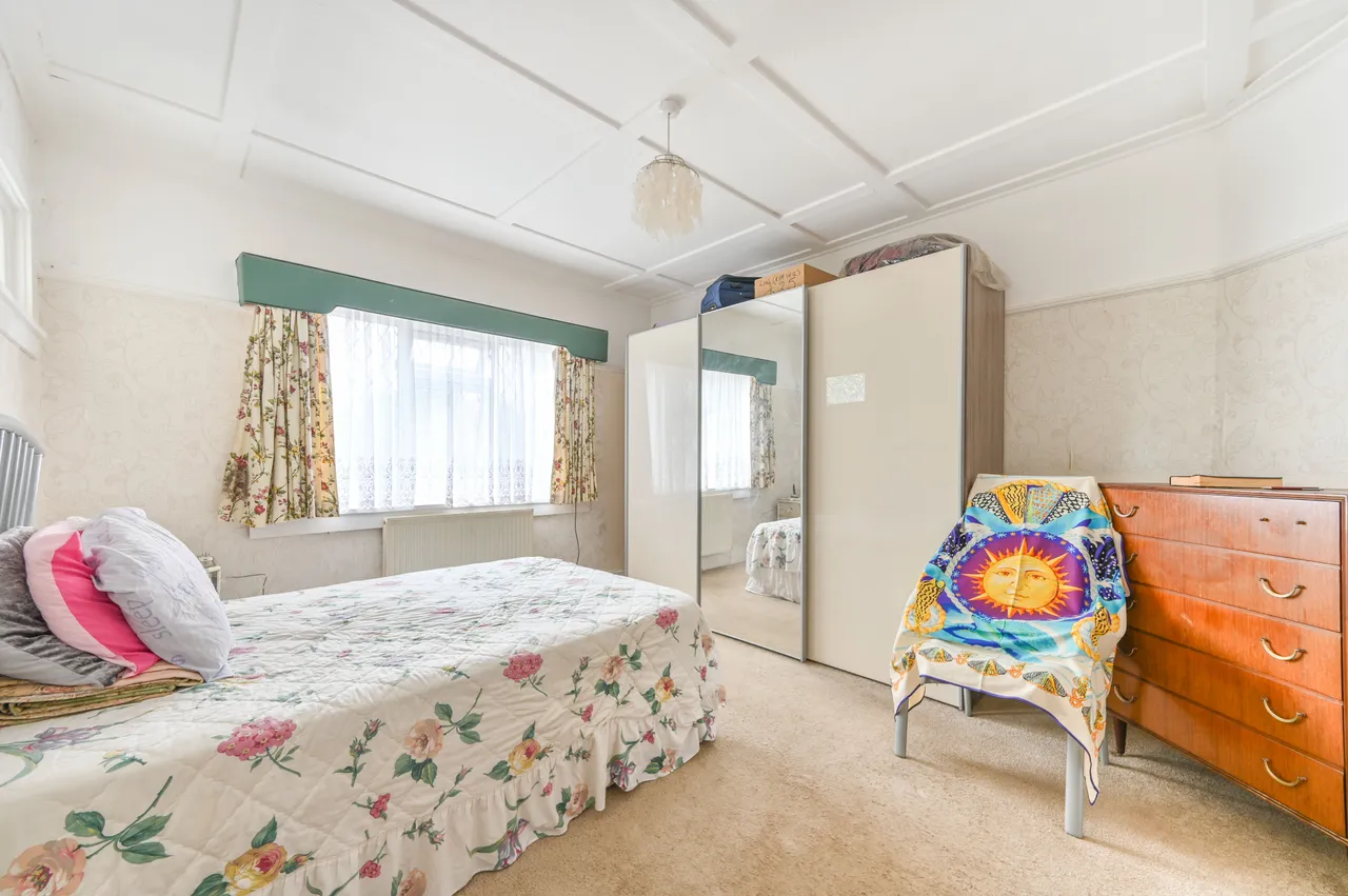 30 Beechcroft Gardens, Wembley, photo 5