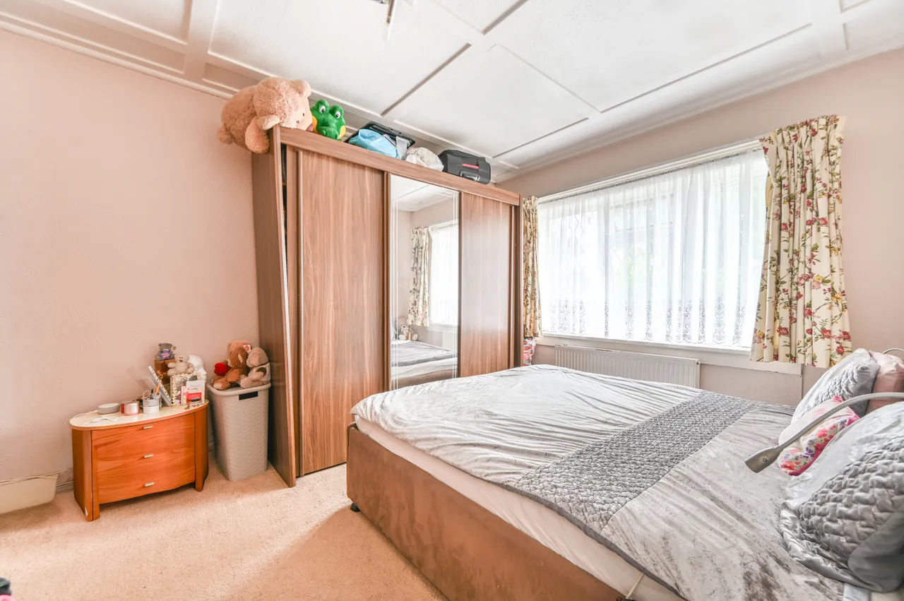 30 Beechcroft Gardens, Wembley, photo 6