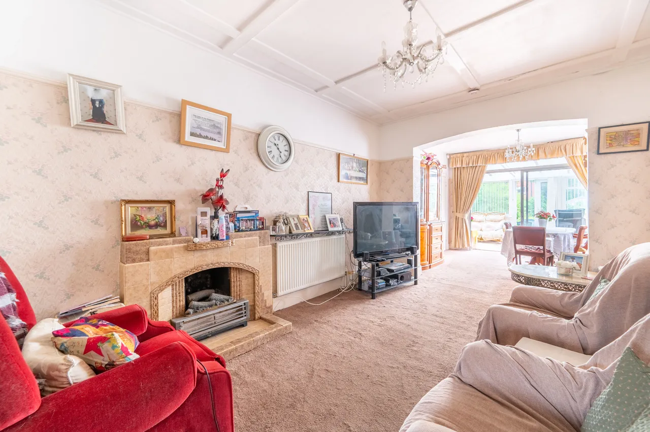 30 Beechcroft Gardens, Wembley, photo 2