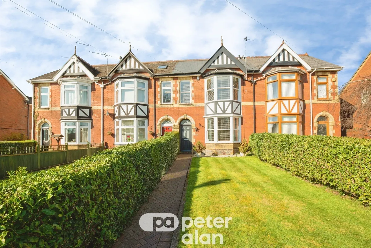 4 bed house for sale, Greenhill Road, Pontypool, NP4