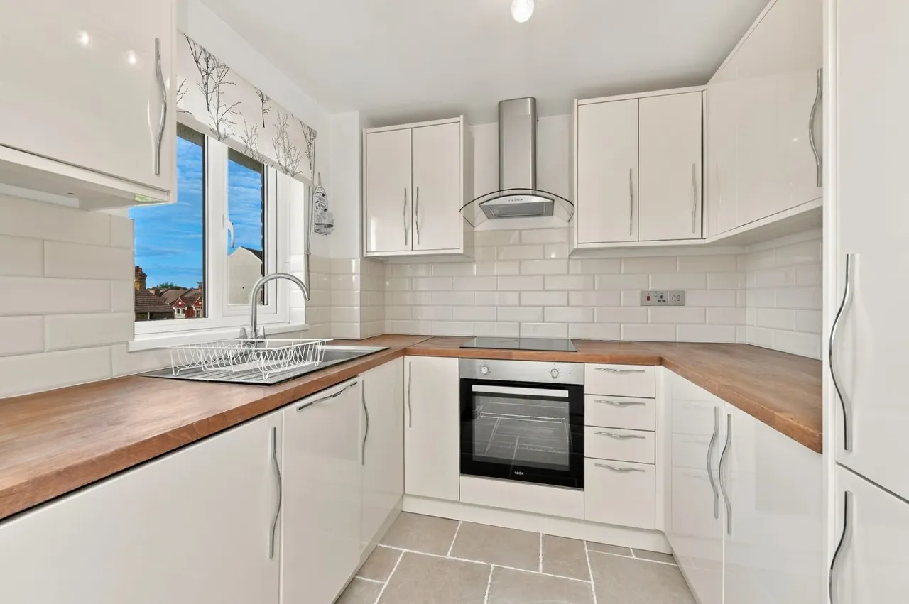 2 bed flat for sale, Bramston Road, Earlsfield, SW17