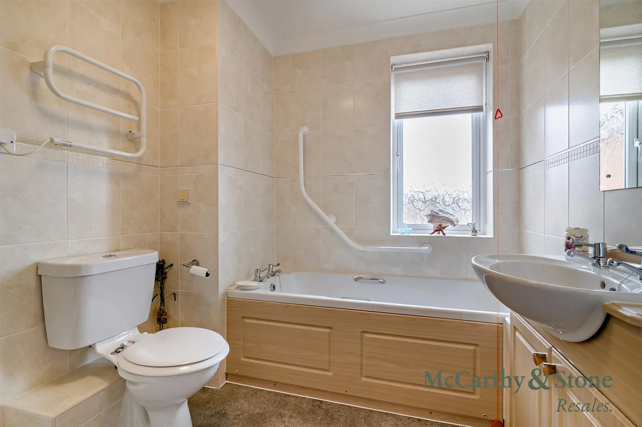 Station Road, Worle, BS22, photo 10