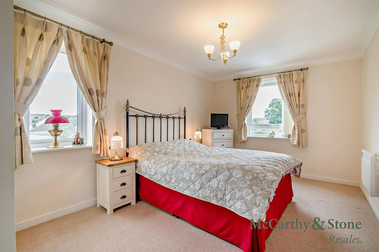 Station Road, Worle, BS22, photo 7