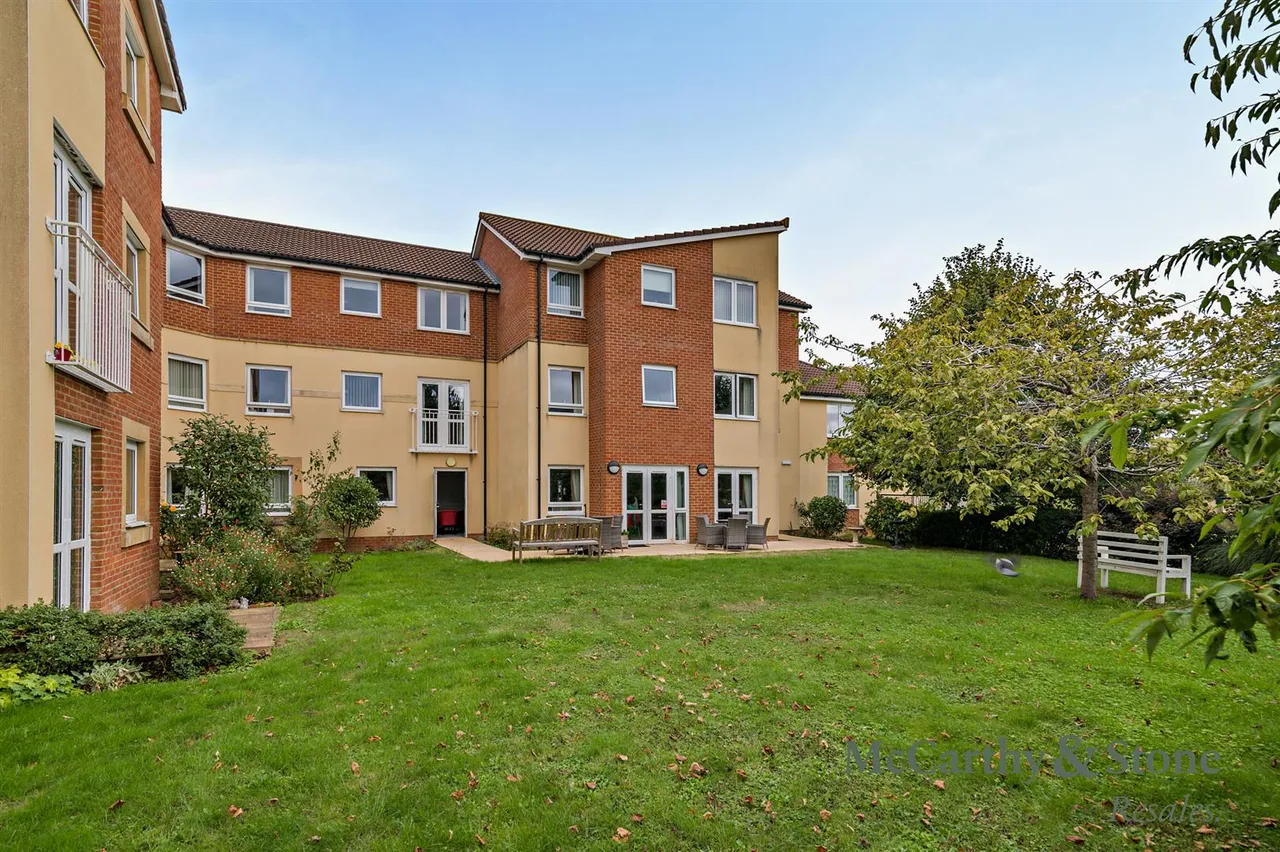Station Road, Worle, BS22, photo 16