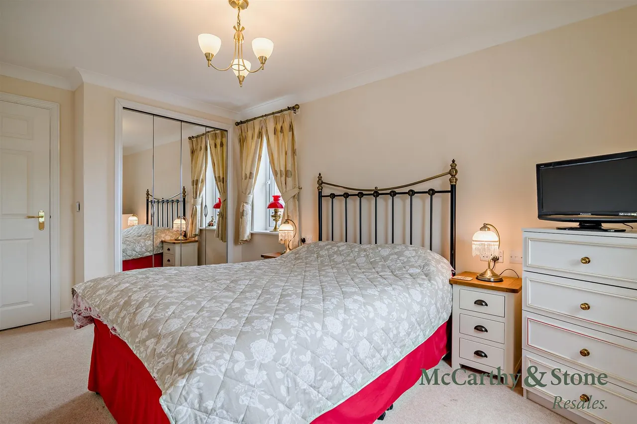 Station Road, Worle, BS22, photo 8
