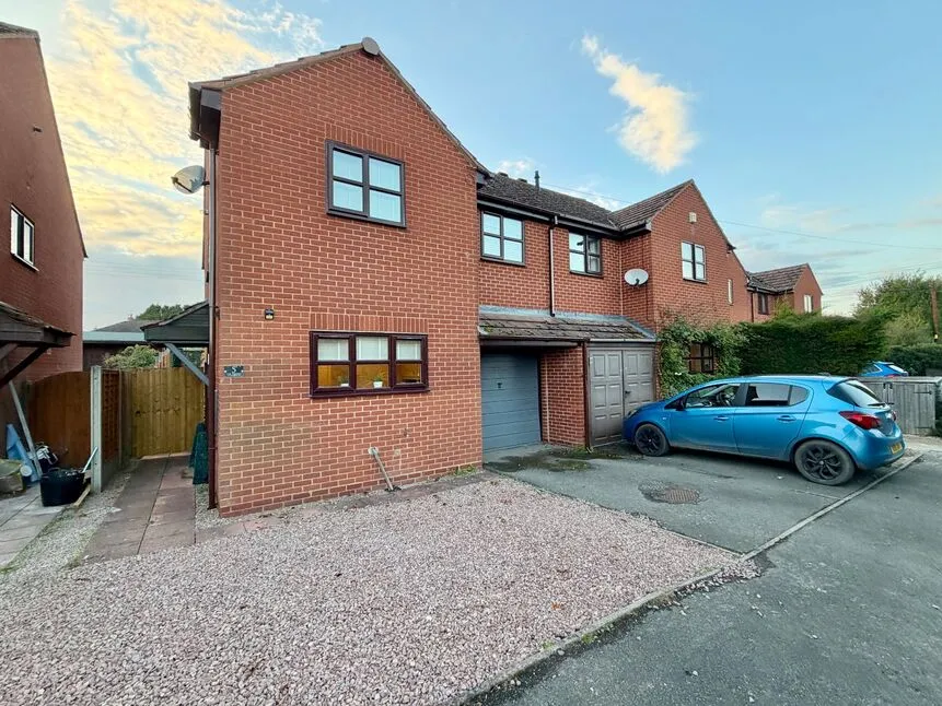3 bed house for sale, The Squires, Blackminster, WR11