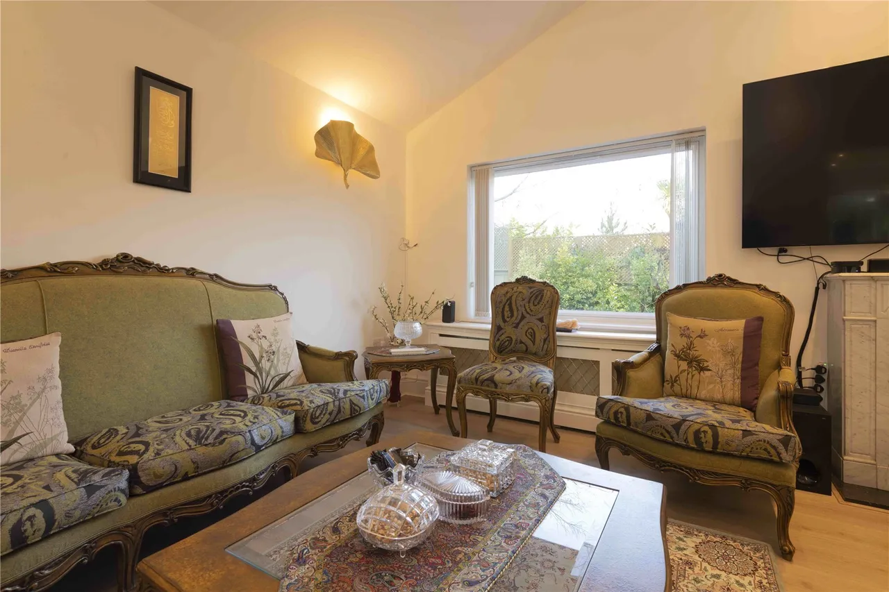 Warbank Lane, Kingston Upon Thames, KT2, photo 4