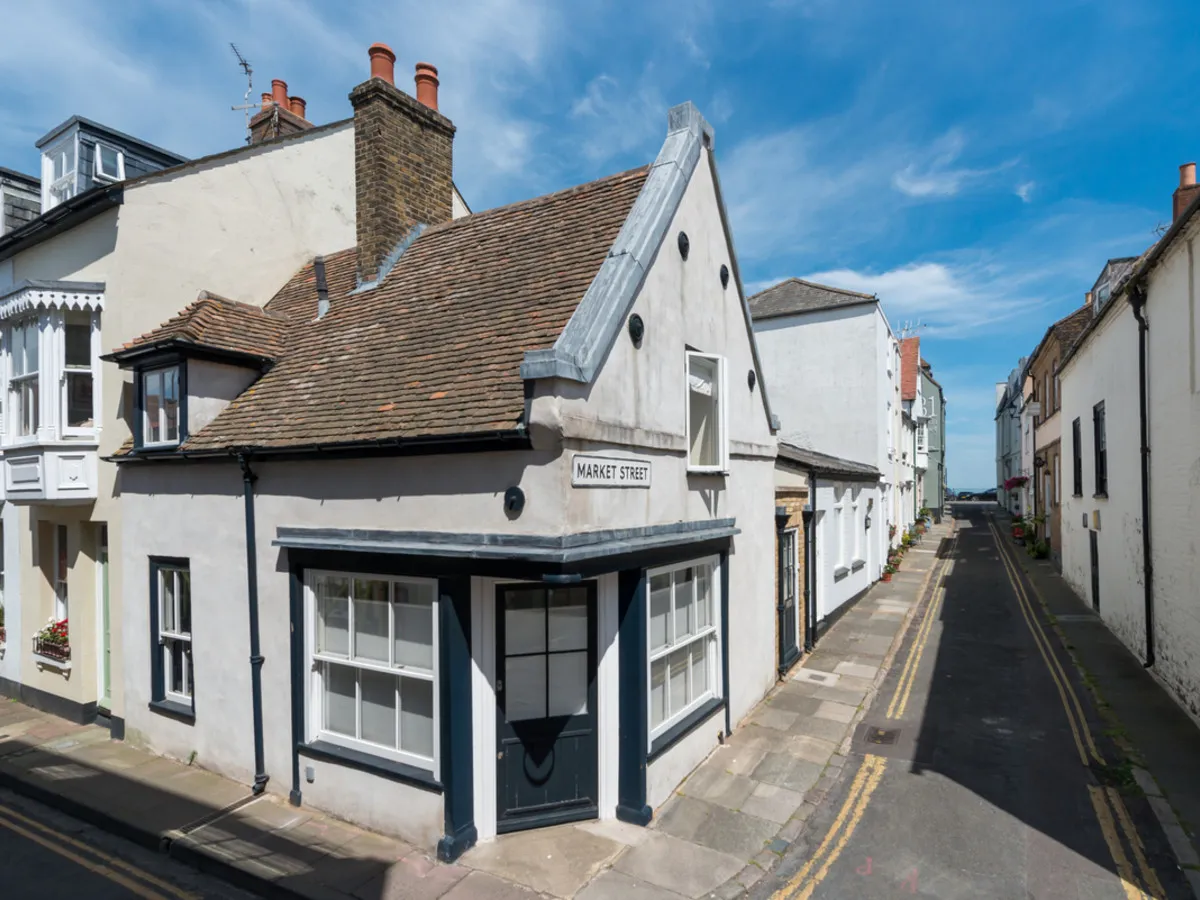 1 bed house for sale, Market Street, Deal, CT14