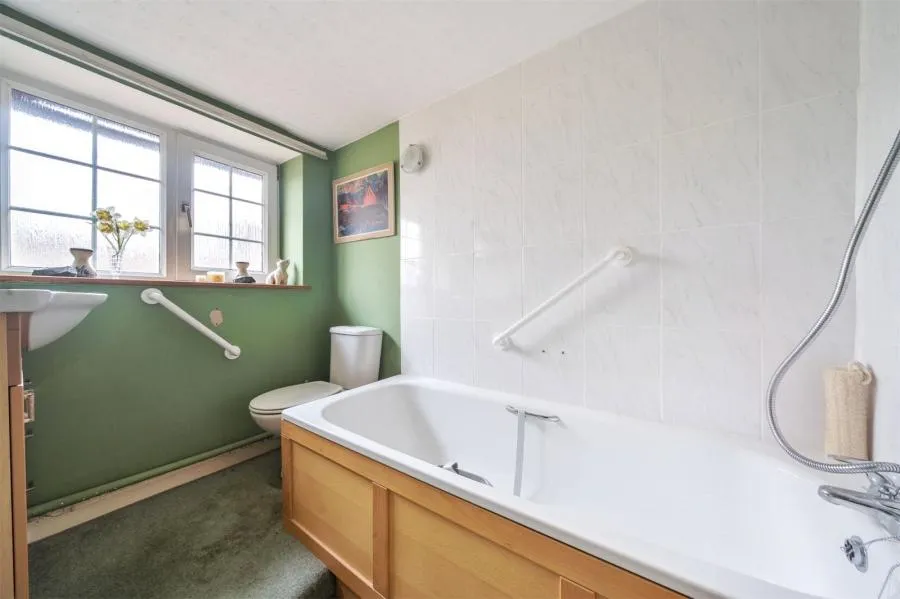 Witney Road, Witney, OX29, photo 17