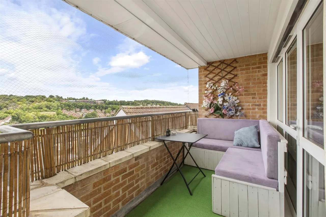 St. Hughs Avenue, High Wycombe, HP13, photo 3